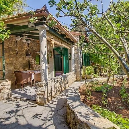 Apartment Julia Veli Losinj Bagian luar foto